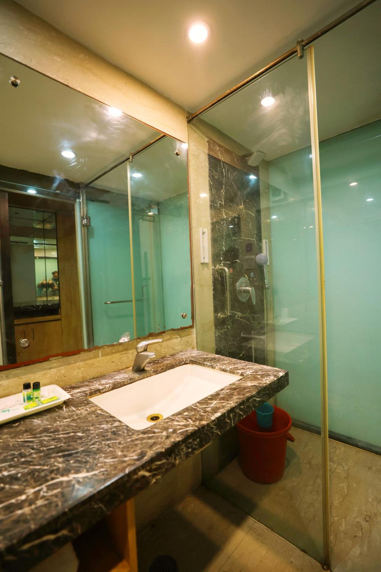 Airport Hotel Grand By Fantasia Yeni Delhi Dış mekan fotoğraf