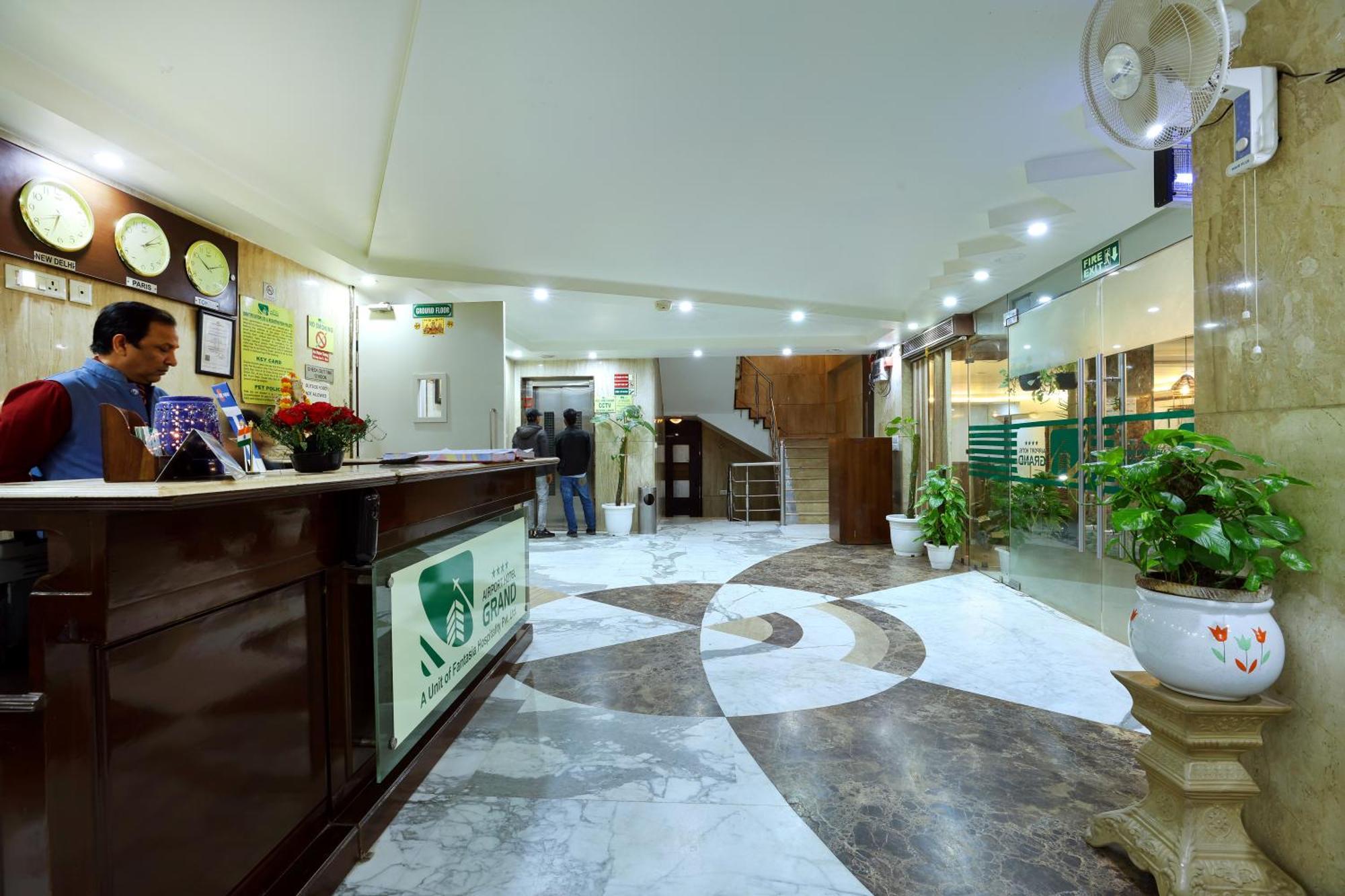 Airport Hotel Grand By Fantasia Yeni Delhi Dış mekan fotoğraf