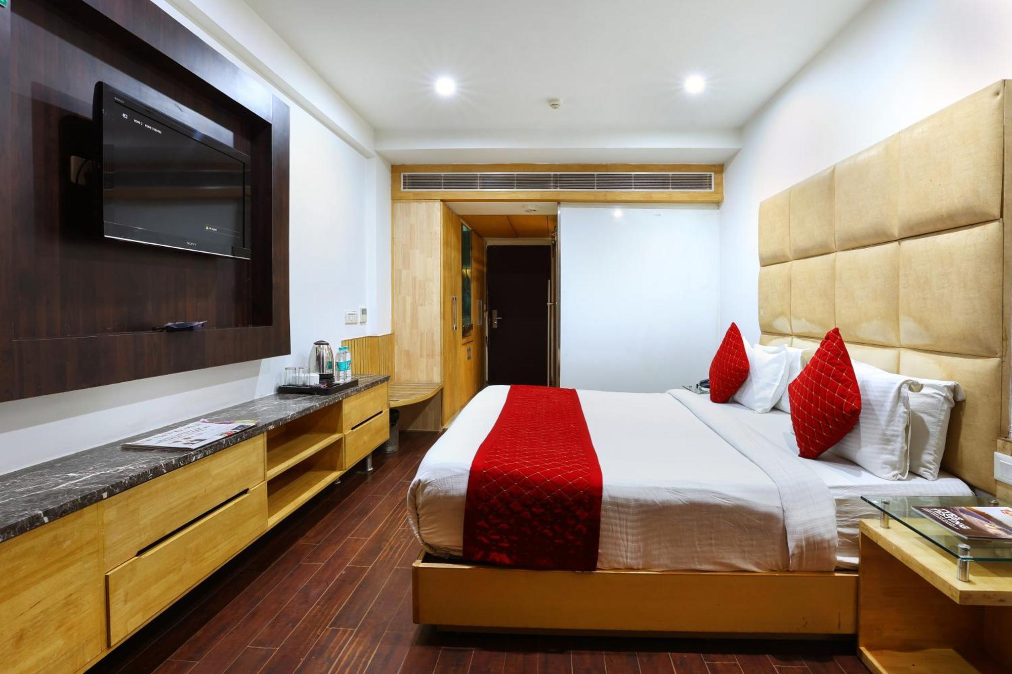 Airport Hotel Grand By Fantasia Yeni Delhi Dış mekan fotoğraf
