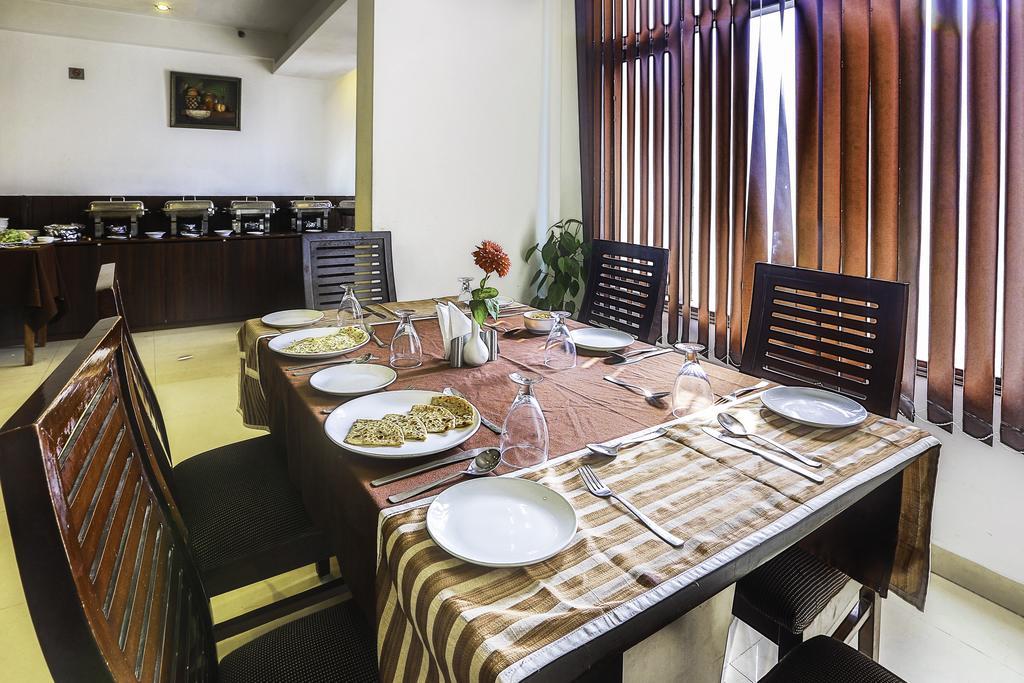 Airport Hotel Grand By Fantasia Yeni Delhi Dış mekan fotoğraf