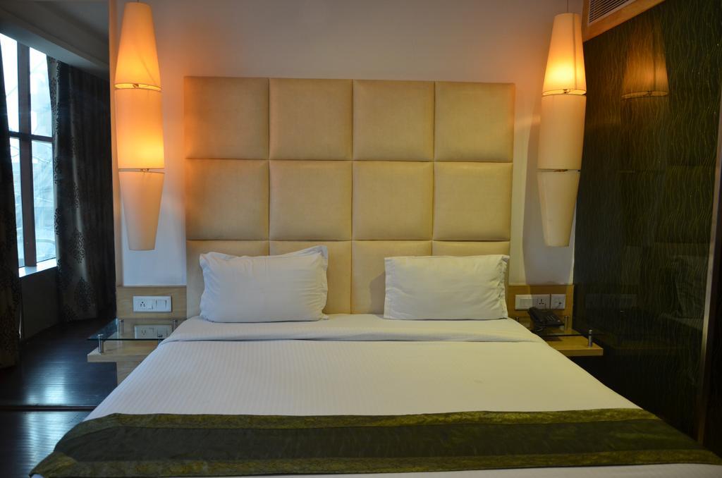 Airport Hotel Grand By Fantasia Yeni Delhi Dış mekan fotoğraf