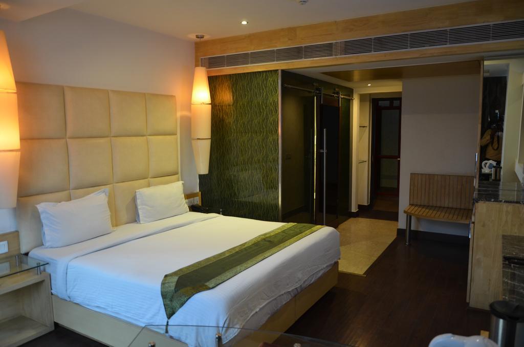 Airport Hotel Grand By Fantasia Yeni Delhi Dış mekan fotoğraf