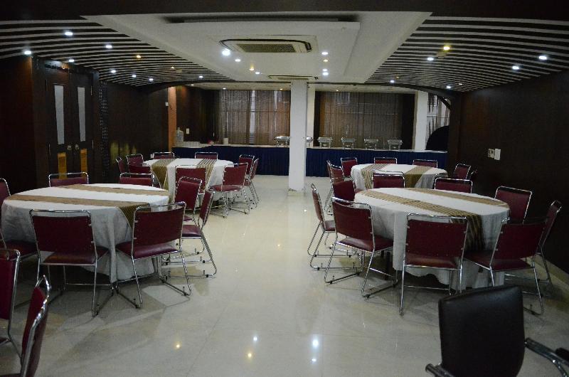 Airport Hotel Grand By Fantasia Yeni Delhi Dış mekan fotoğraf